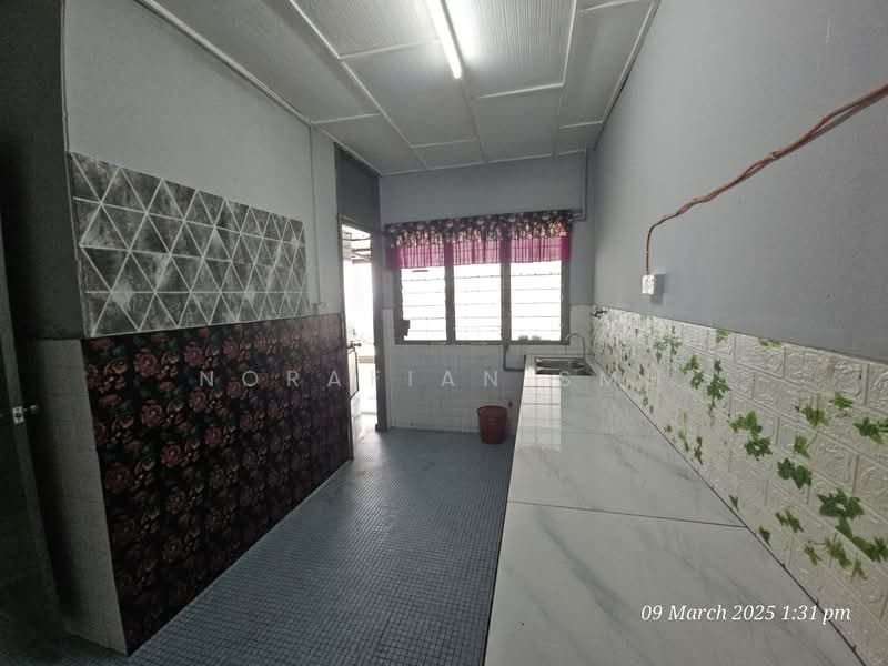 1-storey Terraced House for Sale in SS4 (Petaling Jaya) - Norafian SMH - Kitchen - PropertyGuru.com.my