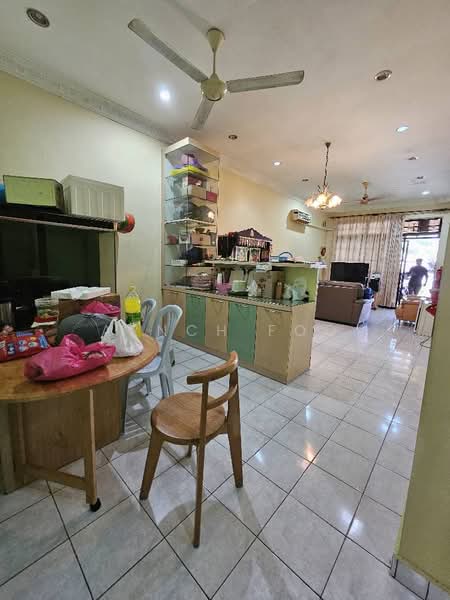 Rumah Teres 1 Tingkat untuk Dijual di Taman Pelangi Indah (Ulu Tiram) - Arnch Foo - Living Room - PropertyGuru.com.my