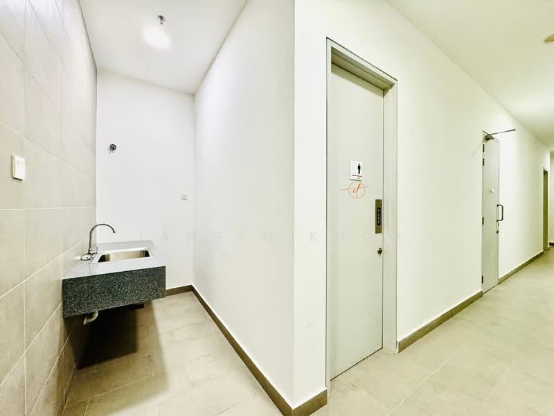 Office for Sale in Seksyen U13 (Setia Alam) - Jansen Khoo - Corridor - PropertyGuru.com.my