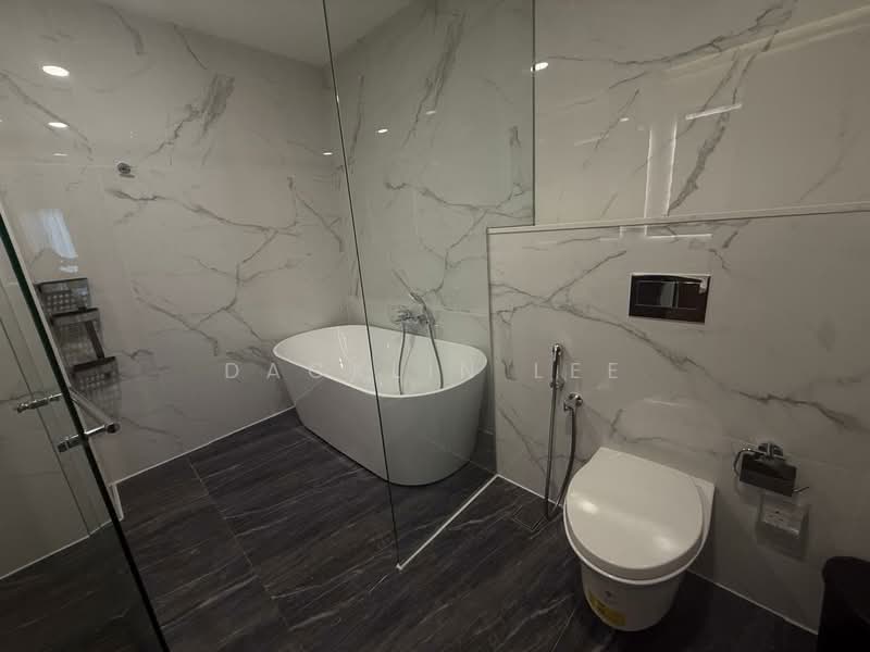 Core Residence @ TRX untuk Untuk Dijual - RM 2,500,000, Apr 2026 - Bathroom - PropertyGuru.com.my