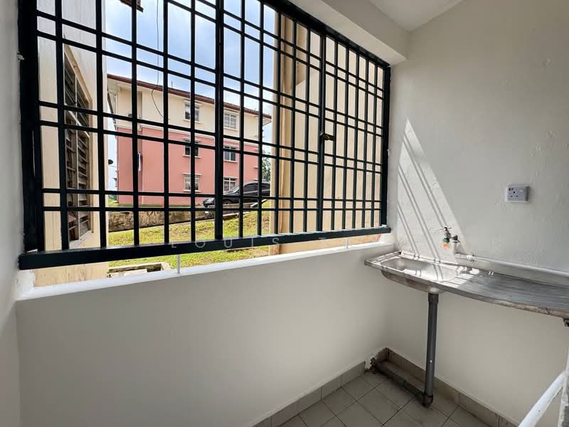 Vista Seri Alam untuk Untuk Dijual - RM 278,000, Apr 2026 - Balcony - PropertyGuru.com.my