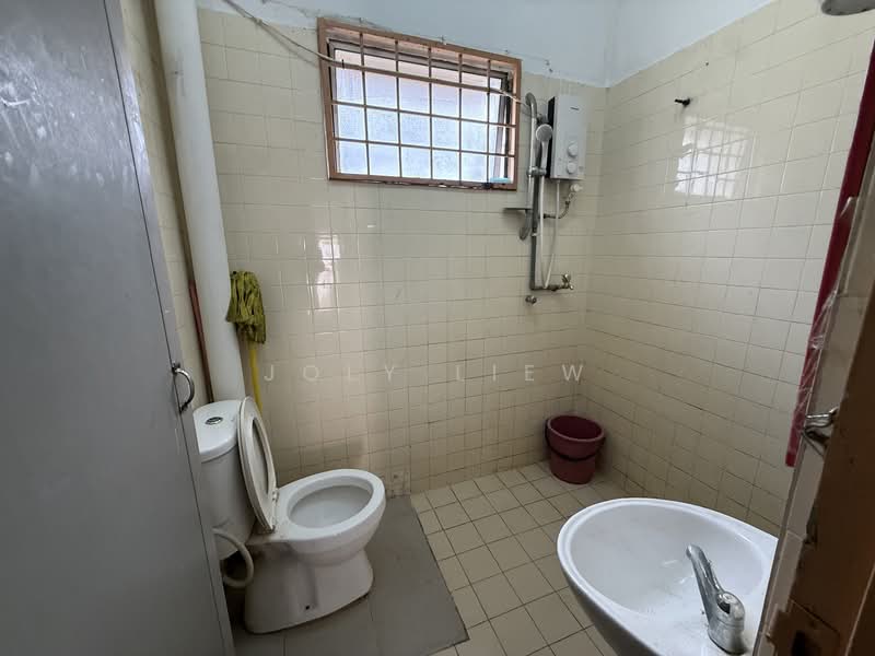 Taman Taynton View untuk Untuk Dijual - RM 838,000, Apr 2026 - Bathroom - PropertyGuru.com.my