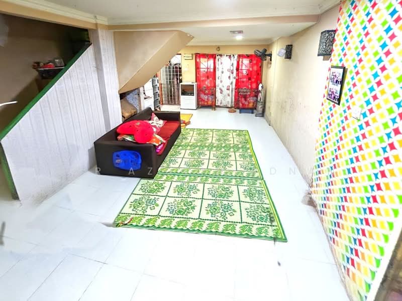 Rumah Teres 2 Tingkat untuk Dijual di Kajang (Selangor) - Nor Azdlin Adnan - Living Room - PropertyGuru.com.my