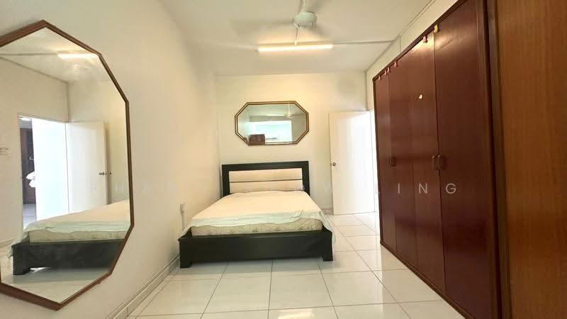 Apartment for Sale at Golden Showers (Kondo Ruby) - Phang Seow Ling - Bedroom - PropertyGuru.com.my