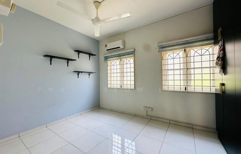 Apartment for Sale at Golden Showers (Kondo Ruby) - Phang Seow Ling - Bedroom - PropertyGuru.com.my