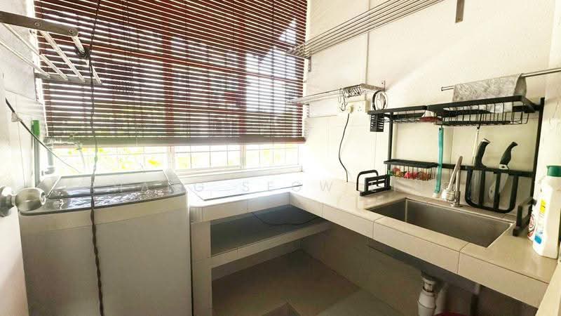 Apartment for Sale at Golden Showers (Kondo Ruby) - Phang Seow Ling - Kitchen - PropertyGuru.com.my