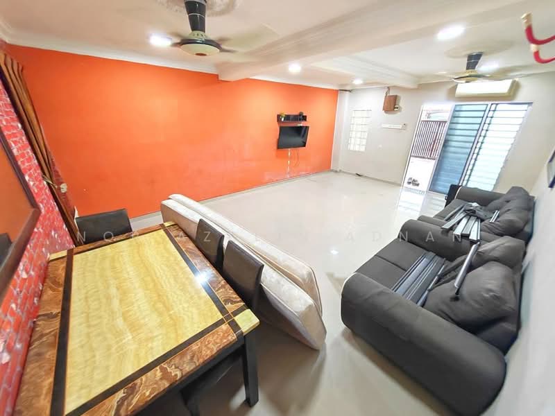 Rumah Teres untuk Dijual di Kajang (Selangor) - Nor Azdlin Adnan - Living Room - PropertyGuru.com.my