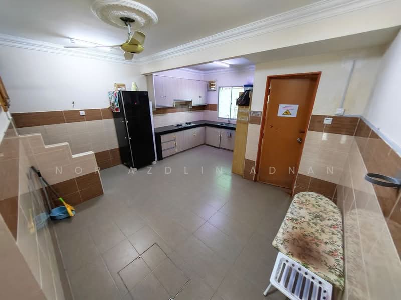 Rumah Teres untuk Dijual di Kajang (Selangor) - Nor Azdlin Adnan - Kitchen - PropertyGuru.com.my