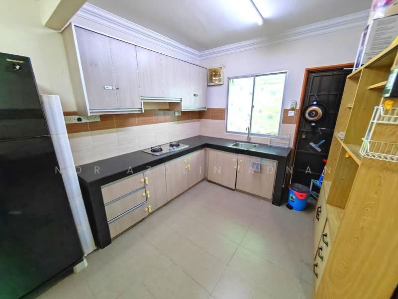 Rumah Teres untuk Dijual di Kajang (Selangor) - Nor Azdlin Adnan - Kitchen - PropertyGuru.com.my