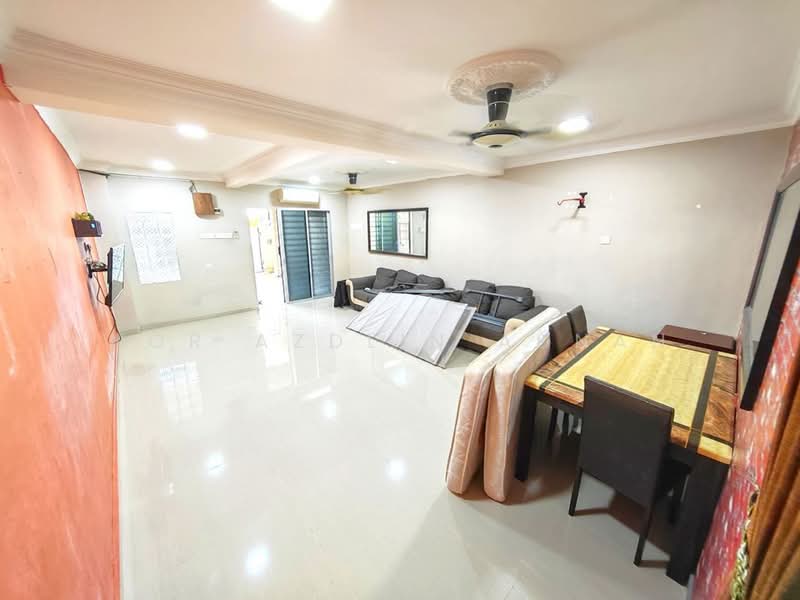 Rumah Teres untuk Dijual di Kajang (Selangor) - Nor Azdlin Adnan - Living Room - PropertyGuru.com.my