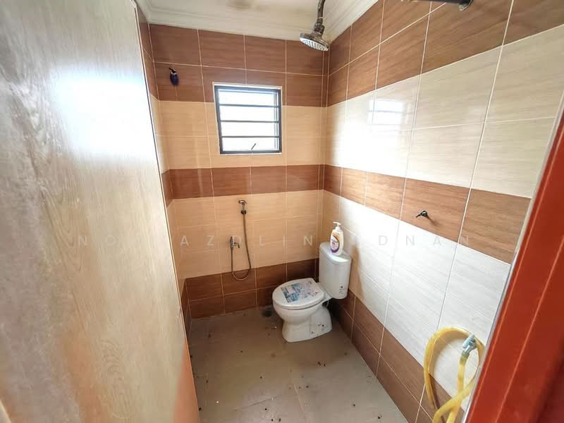 Rumah Teres untuk Dijual di Kajang (Selangor) - Nor Azdlin Adnan - Bathroom - PropertyGuru.com.my