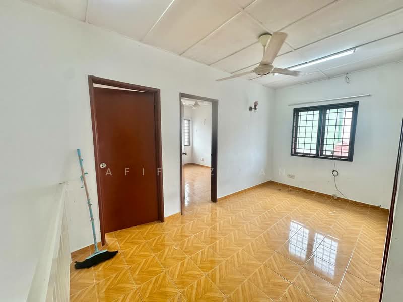 Semi-Detached House for Sale at Taman Taming Jaya - Afif Azizan - Interior - PropertyGuru.com.my