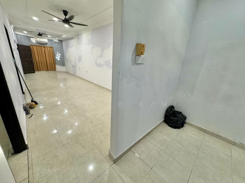 1-storey Terraced House for Sale in Taman Johan Setia (Klang) - Amirah Azmi - Living Room - PropertyGuru.com.my