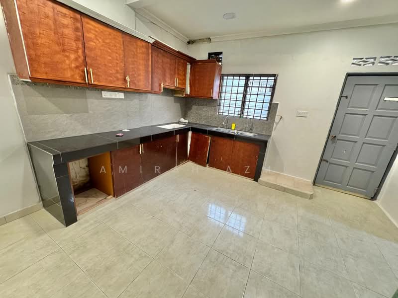 1-storey Terraced House for Sale in Taman Johan Setia (Klang) - Amirah Azmi - Kitchen - PropertyGuru.com.my