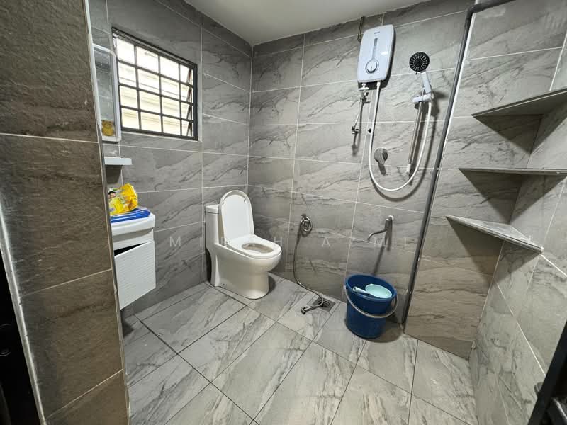 1-storey Terraced House for Sale in Taman Johan Setia (Klang) - Amirah Azmi - Bathroom - PropertyGuru.com.my