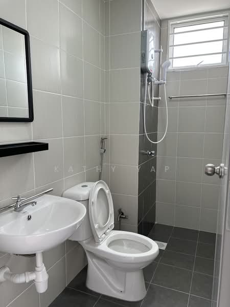 Pangsapuri untuk Disewa di Residensi Vista Wirajaya - Kathy Yap - Bathroom - PropertyGuru.com.my