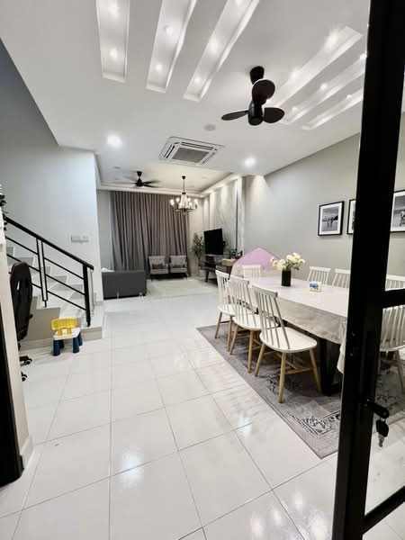 Rumah Teres 2 Tingkat untuk Dijual di Taman Pulai Hijauan (Skudai) - Janice . - Living Room - PropertyGuru.com.my