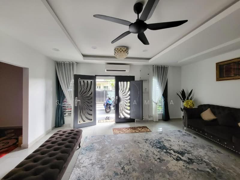 Rumah Teres 2 Tingkat untuk Dijual di Bandar Sri Sendayan (Negeri Sembilan) - Ismi Muhammad - Living Room - PropertyGuru.com.my