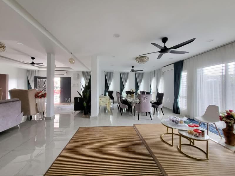 Rumah Teres 2 Tingkat untuk Dijual di Bandar Sri Sendayan (Negeri Sembilan) - Ismi Muhammad - Living Room - PropertyGuru.com.my
