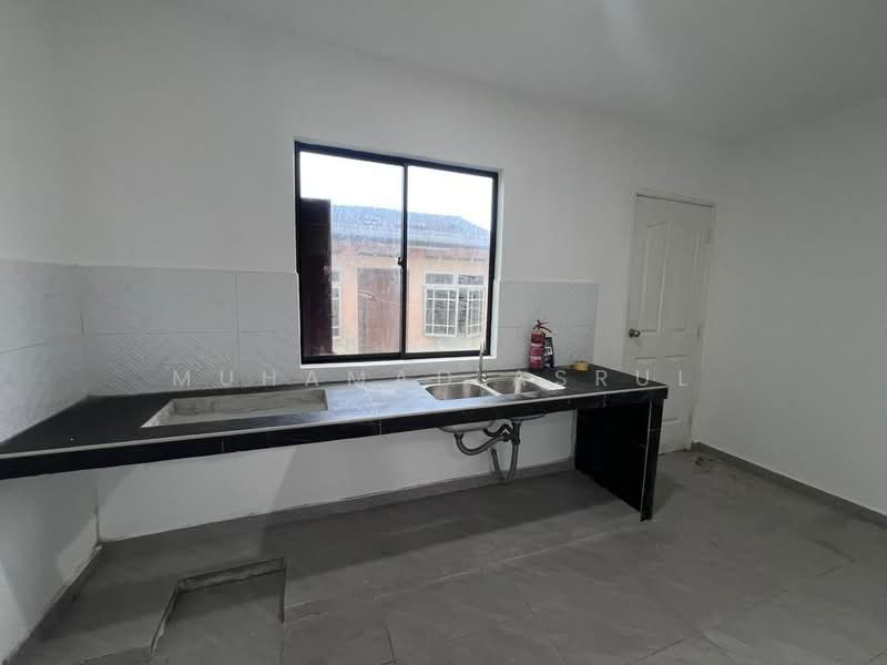 1-storey Terraced House for Sale in Taman Universiti (Skudai) - Muhamad Asrul - Kitchen - PropertyGuru.com.my