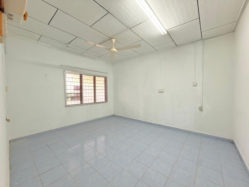 2-storey Terraced House for Sale in Taman Kluang Barat (Kluang) - May Tan - Interior - PropertyGuru.com.my