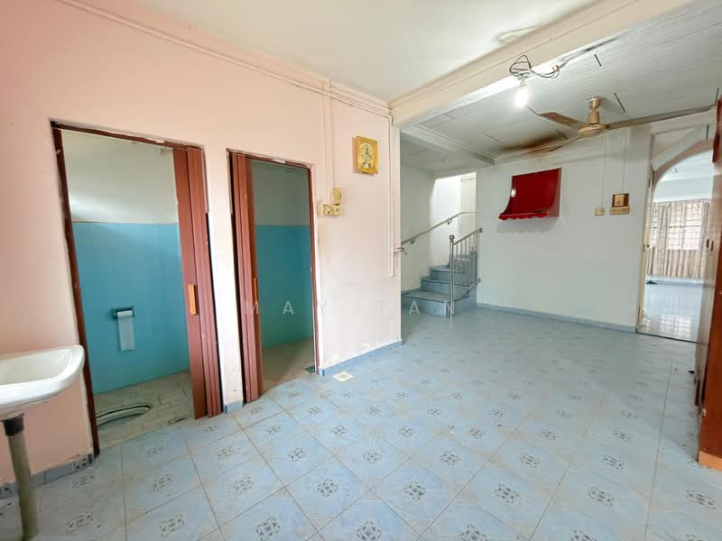 2-storey Terraced House for Sale in Taman Kluang Barat (Kluang) - May Tan - Bathroom - PropertyGuru.com.my