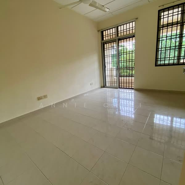 Rumah Teres 2 Tingkat untuk Dijual di Taman Setia Indah (Tebrau) - Annie Chai - Living Room - PropertyGuru.com.my