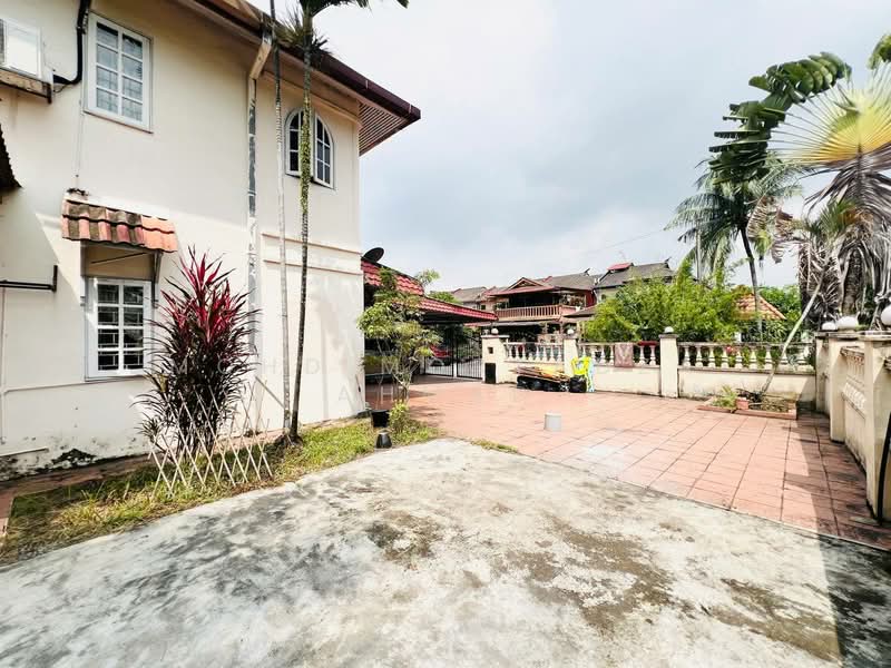 Seksyen 27 untuk Untuk Dijual - RM 695,000, Apr 2026 - Exterior - PropertyGuru.com.my