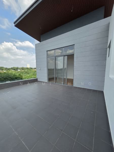 Rumah Banglo untuk Dijual di Shah Alam (Selangor) - Naomi Thing - Balcony - PropertyGuru.com.my