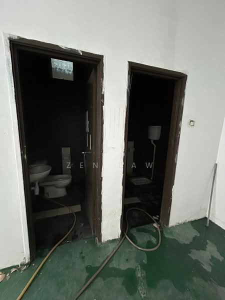 Kilang untuk Disewa di Puchong (Selangor) - Zen Law - Bathroom - PropertyGuru.com.my