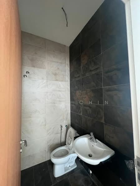Bungalow for Sale in Straits View (Johor Bahru) - Chloe Chin - Bathroom - PropertyGuru.com.my