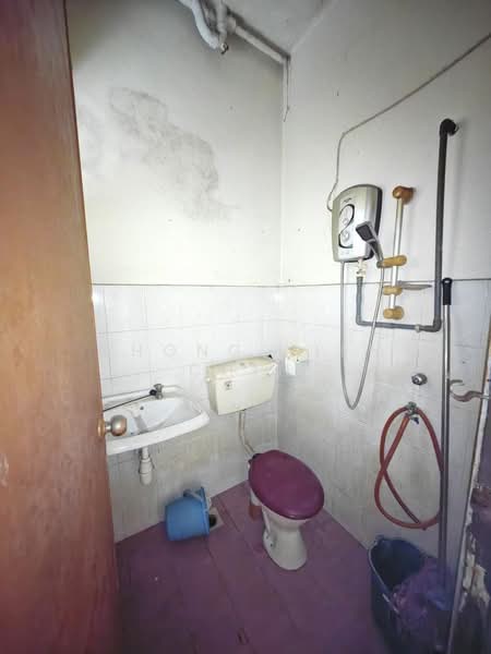 Rumah Teres 2 Tingkat untuk Dijual di Subang Jaya (Selangor) - Chong Yien Chin - Bathroom - PropertyGuru.com.my