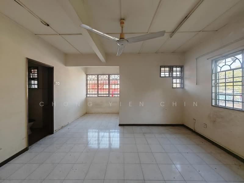 Rumah Teres 2 Tingkat untuk Dijual di Subang Jaya (Selangor) - Chong Yien Chin - Living Room - PropertyGuru.com.my