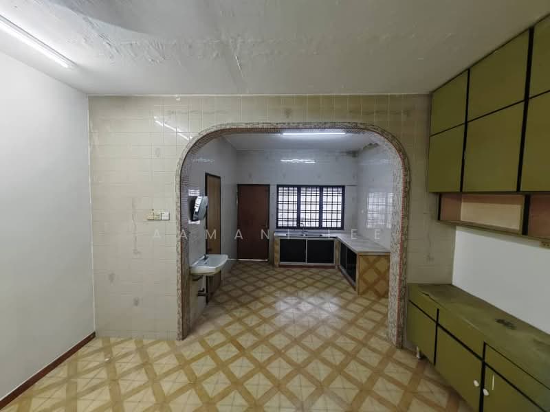 2-storey Terraced House for Rent in Johor Bahru (Johor) - Aamani Lee - Kitchen - PropertyGuru.com.my