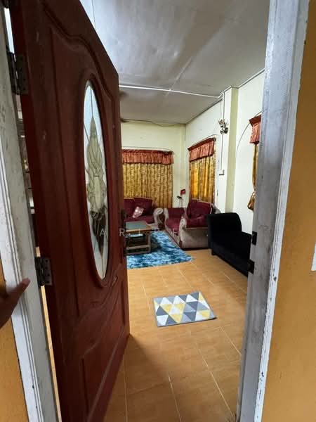 Kampung Batu Burok untuk Untuk Dijual - RM 369,000, Apr 2026 - Living Room - PropertyGuru.com.my