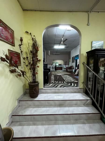 Kampung Batu Burok untuk Untuk Dijual - RM 369,000, Apr 2026 - Living Room - PropertyGuru.com.my