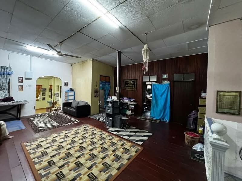 Kampung Batu Burok untuk Untuk Dijual - RM 369,000, Apr 2026 - Living Room - PropertyGuru.com.my