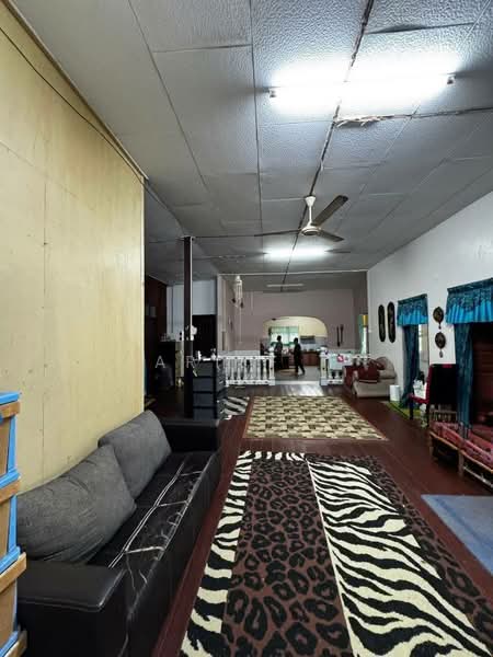 Kampung Batu Burok untuk Untuk Dijual - RM 369,000, Apr 2026 - Living Room - PropertyGuru.com.my