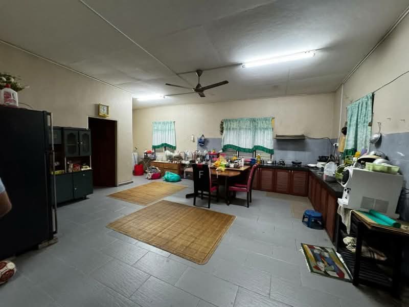 Kampung Batu Burok untuk Untuk Dijual - RM 369,000, Apr 2026 - Kitchen - PropertyGuru.com.my