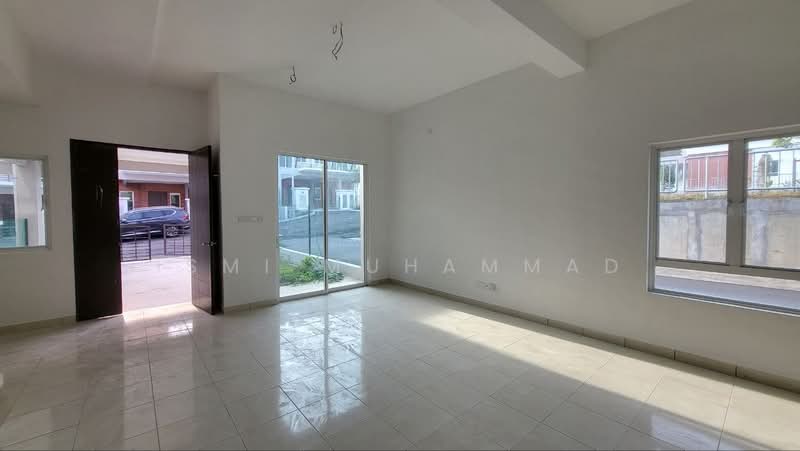 pinggiran bayu untuk Untuk Dijual - RM 550,000, Apr 2026 - Living Room - PropertyGuru.com.my