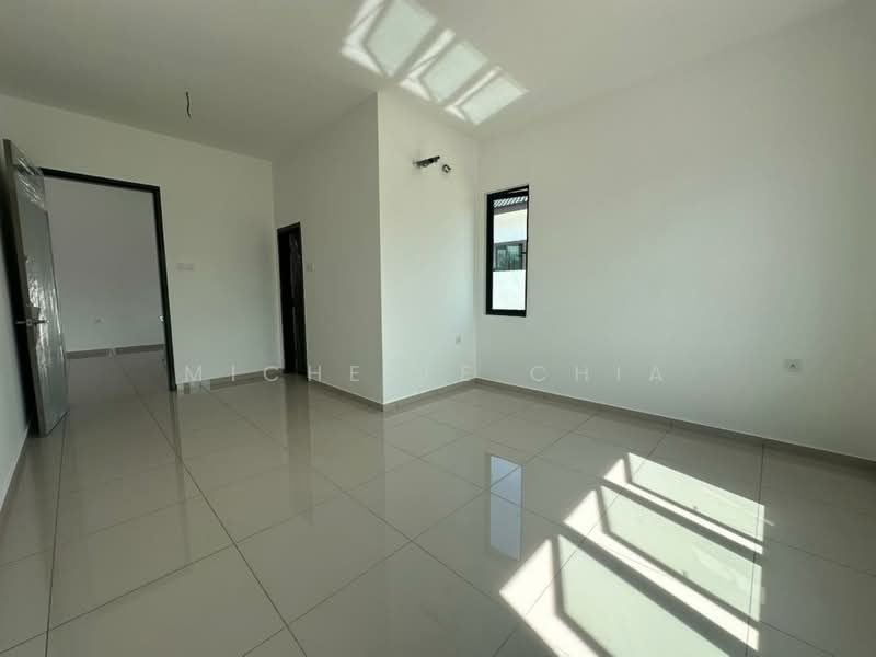 Bungalow for Sale in Taman Pekatra Indah (Simpang Ampat) - Michelle Chia - Master bedroom  - PropertyGuru.com.my