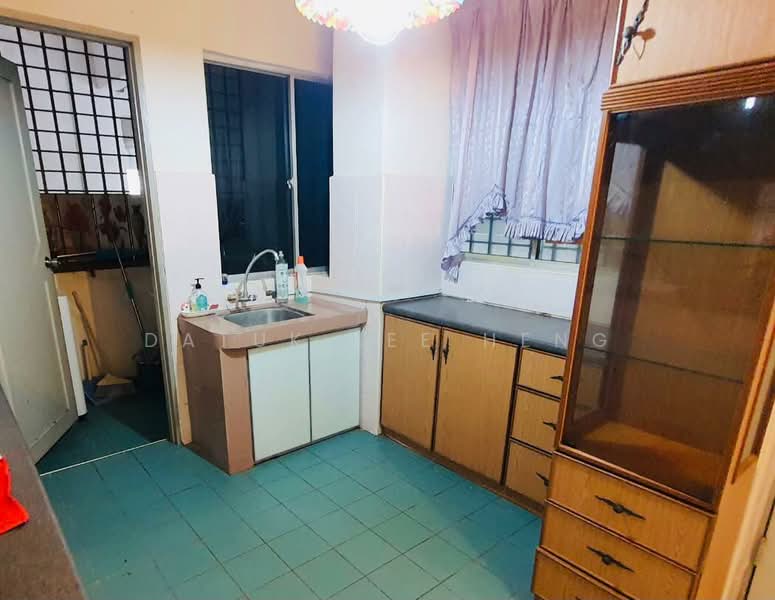 Apartment for Rent at Le Courts Desa Tambun - Datuk Lee Heng - Kitchen - PropertyGuru.com.my