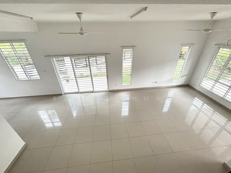 Taman Pelangi Semenyih 2 untuk Untuk Dijual - RM 620,000, Apr 2026 - Living Room - PropertyGuru.com.my