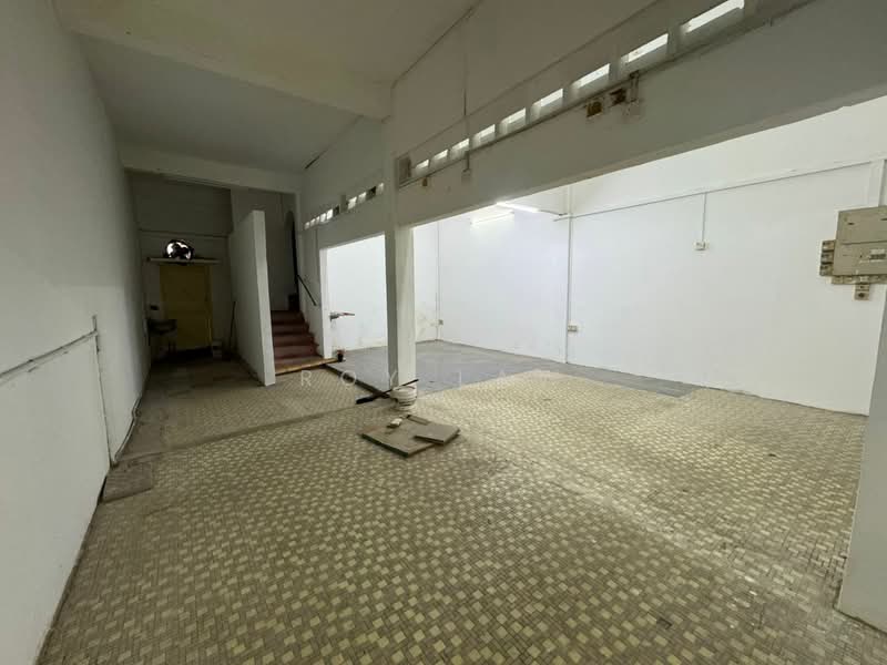 Shop for Rent in Kampung Bahasa Kapor (Port Dickson) - Roy Law - Interior - PropertyGuru.com.my