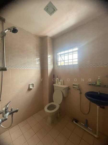 Rumah Teres 2 Tingkat untuk Disewa di Sungai Long (Bandar Sungai Long) - Jenny Choong - Bathroom - PropertyGuru.com.my