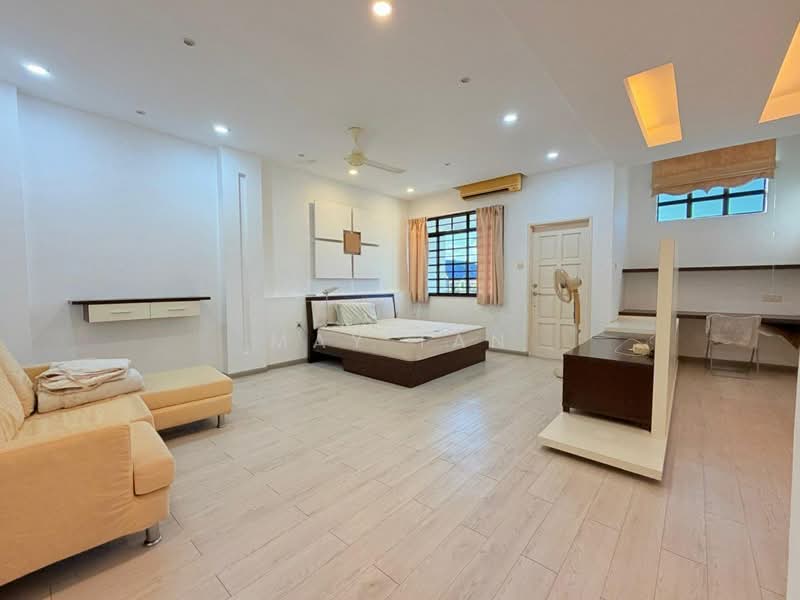 Taman Sri Kluang untuk Untuk Dijual - RM 560,000, Apr 2026 - Bedroom - PropertyGuru.com.my