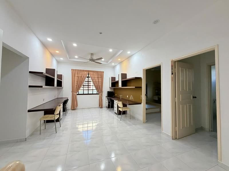 Taman Sri Kluang untuk Untuk Dijual - RM 560,000, Apr 2026 - Study - PropertyGuru.com.my