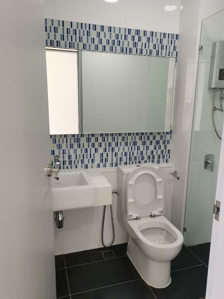 Servis Apartment untuk Disewa di Residential Suites @ HighPark - Jason Low - Bathroom - PropertyGuru.com.my