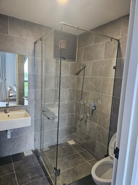 Kondominium untuk Disewa di Renna Residence @ The NorthBank - Alice Kon - Bathroom - PropertyGuru.com.my