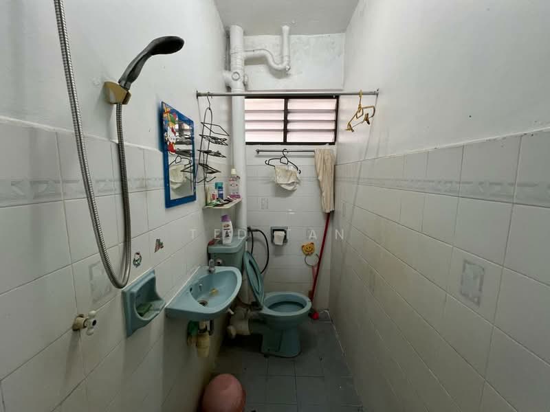 Flat for Sale at Taman Sri Timur - Ted Tan - Bathroom - PropertyGuru.com.my